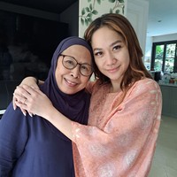 Sosok Dida Sinclair, ibu dari Ashraf Sinclair tengah menjadi sorotan publik. Wanita asal Malaysia itu turut hadir dalam pernikahan Bunga Citra Lestari dan Tiko Aryawardhana di Bali pada 2 Desember. Foto: dok. Instagram @dida_sinclair