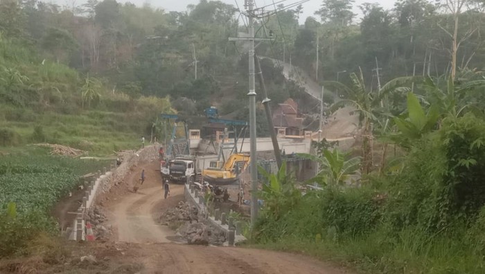 Dinas PUPR Kabupaten Mojokerto: proyek Jembatan Sugeng di Trawas pada 15 November 2023