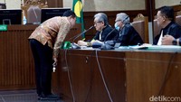 Jaksa mengatakan suap diterima Hasbi bersama terdakwa lain bernama Dadan Tri Yudianto. Jaksa mengatakan suap itu diterima Hasbi dari debitur Koperasi Simpan Pinjam Intidana/KSP ID, Heryanto Tanaka (HT). Suap itu disebut diberikan Heryanto agar Budiman Gandi Suparman dinyatakan bersalah dalam sidang kasasi perkara nomor: 326K/Pid/2022 sehingga perkara kepailitan KSP Intidana yang berproses di MA dapat diputus sesuai keinginan Heryanto.