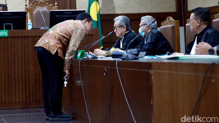 Sekretaris Mahkamah Agung (MA) nonaktif Hasbi Hasan menjalani sidang dakwaan terkait pengurusan perkara di Pengadilan Tipikor, Jakarta Pusat, Selasa (5/12/2023).