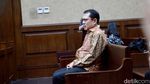 Ekspresi Hasbi Hasan Didakwa Terima Suap Rp 11,2 M Kasus Pengurusan Perkara
