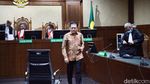 Ekspresi Hasbi Hasan Didakwa Terima Suap Rp 11,2 M Kasus Pengurusan Perkara