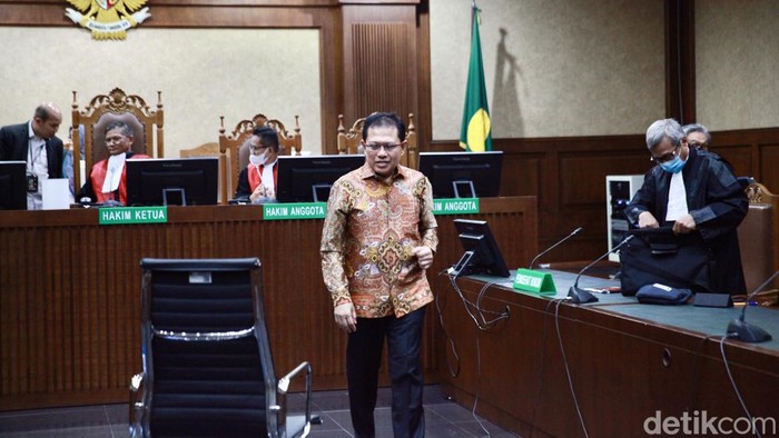 Sekretaris Mahkamah Agung (MA) nonaktif Hasbi Hasan menjalani sidang dakwaan terkait pengurusan perkara di Pengadilan Tipikor, Jakarta Pusat, Selasa (5/12/2023).