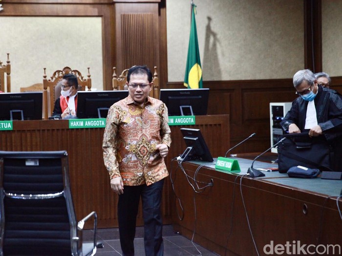 Sekretaris Mahkamah Agung (MA) nonaktif Hasbi Hasan menjalani sidang dakwaan terkait pengurusan perkara di Pengadilan Tipikor, Jakarta Pusat, Selasa (5/12/2023).