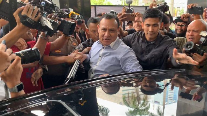 Firli Bahuri saat ditanyakan soal penggeledahan di apartemennya. (Wilda/detikcom)