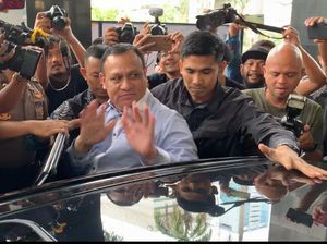 Firli Bahuri Irit Bicara Usai 2 Jam Diperiksa Dewas KPK