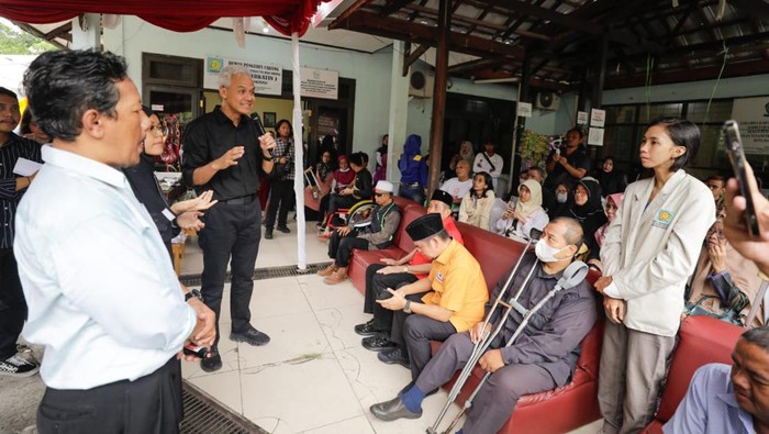 Ganjar Pranowo mengunjungi kelompok disabilitas di Loka Bina Karya Balikpapan, Kalimantan Timur (Dok.istimewa)