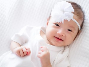 73+ Nama Bayi Perempuan Kristen 2-3 Kata dan Artinya