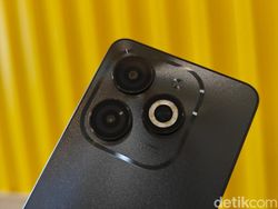 Unboxing Infinix Smart 8: HP Mirip iPhone 15 Pro Harganya Rp 1 Jutaan