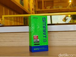 Unboxing Infinix Smart 8: HP Mirip iPhone 15 Pro Harganya Rp 1 Jutaan