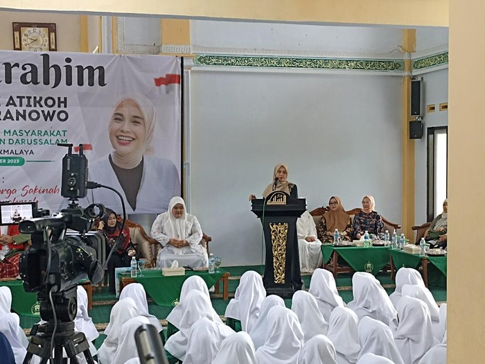 Istri Ganjar Pranowo, Siti Atikoh.