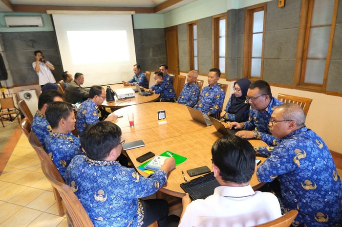 Jurus Pemkab Garut Lindungi 15 Ribu Pekerja Rentan dengan BPJS