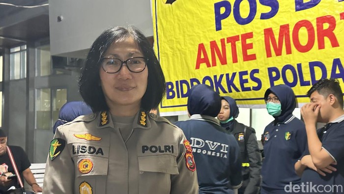 Kabid Dokkes Polda Sumbar, Kombes Lisda Cancer