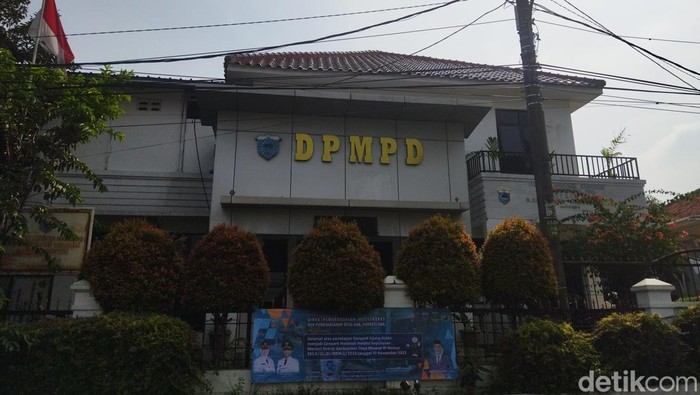 Kantor Dinas Pemberdayaan Masyarakat dan Pemerintah Desa (DPMPD)