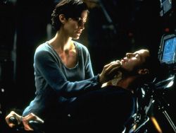 Deretan Teori Konspirasi Gila yang Dipercayai Banyak Orang