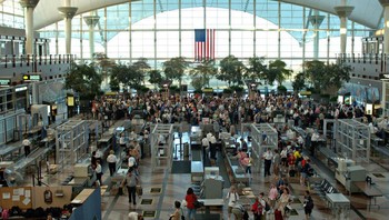 Bandara Internasional Denver adalah markas besar Illuminati. Rupanya, banyak penganut Illuminati yang yakin bahwa bandara ini merupakan markas besar kelompok rahasia tersebut. (Foto: popularmechanics)