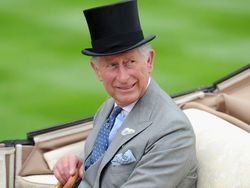 Deretan Teori Konspirasi Gila yang Dipercayai Banyak Orang