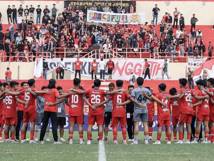 Laga Persiba Bantul vs Jogja Istimewa Football pada pekan ketiga Liga 3 DIY di Stadion Sultan Agung, Bantul, Sabtu (2/12/2023).