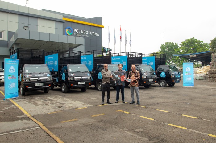 Le Minerale Beri 5 Mobil Pengangkut Galon PET