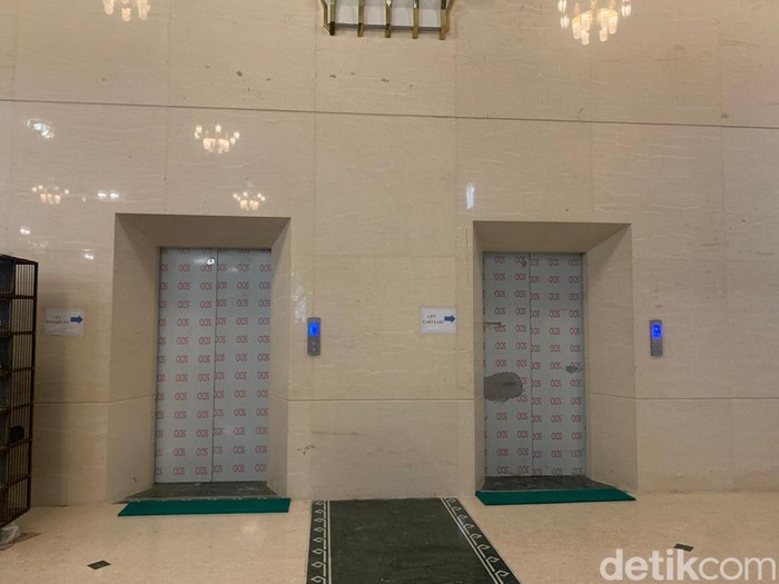 Lift yang ada di Masjid Agung Medan (Kartika Sari/detikSumut)