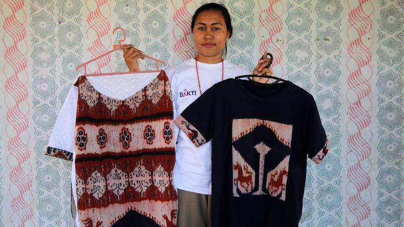 Limbah Tenun Sumba Disulap Jadi Busana Cantik