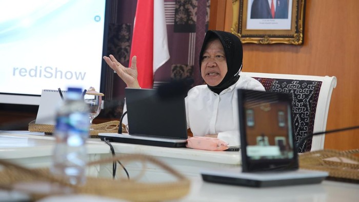 Menteri Sosial Tri Rismaharini