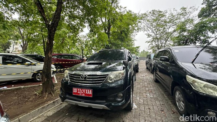 Mobil dinas operasional OPD Pemprov Sulsel yang dilelang.