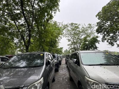 Deretan Mobil Dinas Pemprov Sulsel Usia 9 hingga 19 Tahun Dilelang