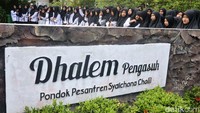 Di samping itu, ada pula program beasiswa bagi para santri untuk melanjutkan pendidikannya ke jenjang yang lebih tinggi. Salah satu tujuannya untuk melahirkan santi yang berkualitas.  