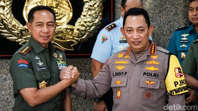 Momen Panglima TNI Sowan ke Kapolri Bahas Sinergitas