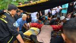 Momen Pilu Pemakaman Pendaki yang Tewas di Gunung Marapi