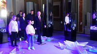Presiden Rusia Vladimir Putin mengunjungi Rusia forum dan pameran merayakan pencapaian besar negara tersebut di Moskow, Rusia, 4 Desember 2023.