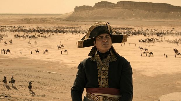 Cuplikan adegan dalam film Napoleon (2023).