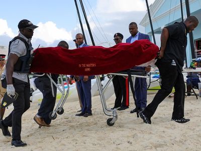 Ngeri! Turis AS Tewas Diserang Hiu Saat Mendayung di Bahamas