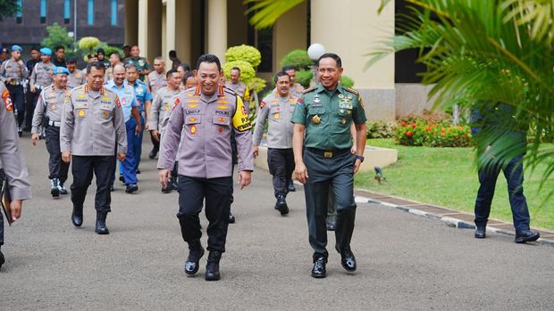 Panglima TNI Jenderal Agus Subiyanto bertemu Kapolri Jenderal Listyo Sigit Prabowo. (Dok. Polri)