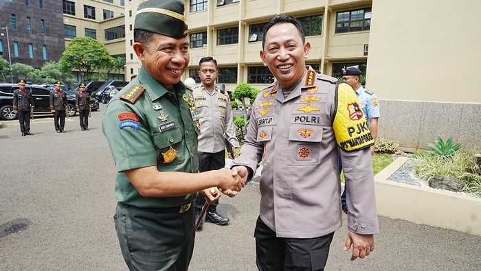 Panglima TNI Jenderal Agus Subiyanto bertemu Kapolri Jenderal Listyo Sigit Prabowo. (Dok. Polri)