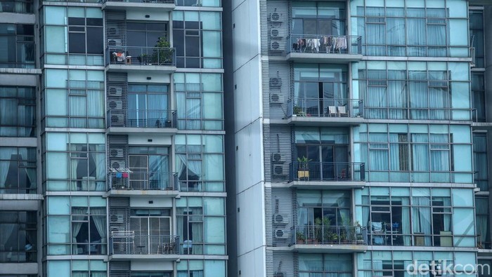 Apartemen diduga milik Firli Bahuri di kawasan Dharmawangsa, Jakarta Selatan, digeledah polisi. Penggeledahan dilakukan selama 3 jam.