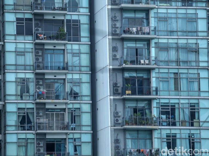 Apartemen diduga milik Firli Bahuri di kawasan Dharmawangsa, Jakarta Selatan, digeledah polisi. Penggeledahan dilakukan selama 3 jam.