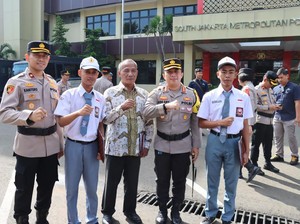 Aksi Heroik 2 Pelajar SMA Tangkap Maling Motor di Jaksel Berbuah Award