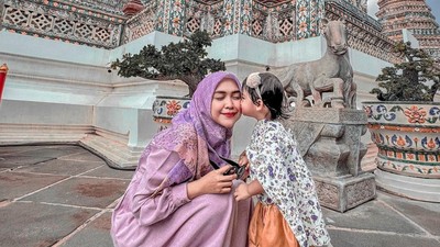 7 Foto Keseruan Ria Ricis Liburan ke Bangkok Bareng Anak, Tak Ditemani Suami