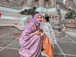 7 Foto Keseruan Ria Ricis Liburan ke Bangkok Bareng Anak, Tak Ditemani Suami