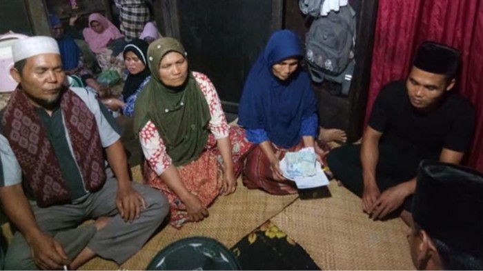 Suasana Marpege-pege (Foto: Dok Buku Ilmu Pengetahuan Sosial dalam Perspektif Etnopedagogi yang ditulis oleh Deny Setiawan dan Maulana Arafat Lubis)