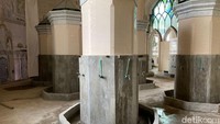 Pembagunan Masjid Agung belum 100 persen rampung. Salah satu yang belum selesai adalah tempat wudhu. (Kartika Sari/detikSumut)