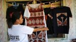 Potret Rambu Intan Sulap Limbah Tenun Sumba Jadi Busana Cantik