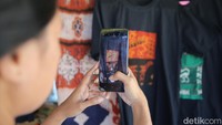 Kemudahan itu pun tak lepas dari kehadiran Badan Aksesibilitas Telekomunikasi dan Informasi (BAKTI Kominfo) yang membantu masyarakat terhubung pada internet.   
