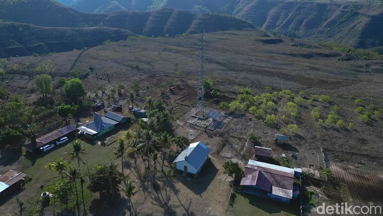 Tuan Tanah di Sumba Timur Hibahkan Lahan Demi Kampungnya Merdeka Sinyal Umbu Nai Hapu di Desa Maubokul, NTT.