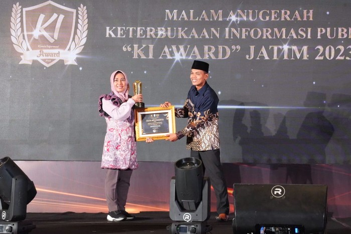 Wali Kota Mojokerto Raih Penghargaan