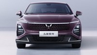 Pra-penjualan Wuling Starlight sudah dimulai di Guangzhou Auto Show pada bulan November dengan harga 93.800 Yuan hingga 109.800 Yuan atau sekitar Rp 203 jutaan hingga Rp 238 jutaan. Foto: Wuling