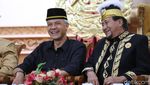 Aksi Ganjar Menari Kanjar Ganjur Saat Kunjungi Kesultanan Kutai Kartanegara