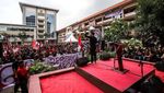 Aksi Teatrikal Warnai Mimbar Demokrasi di Surabaya